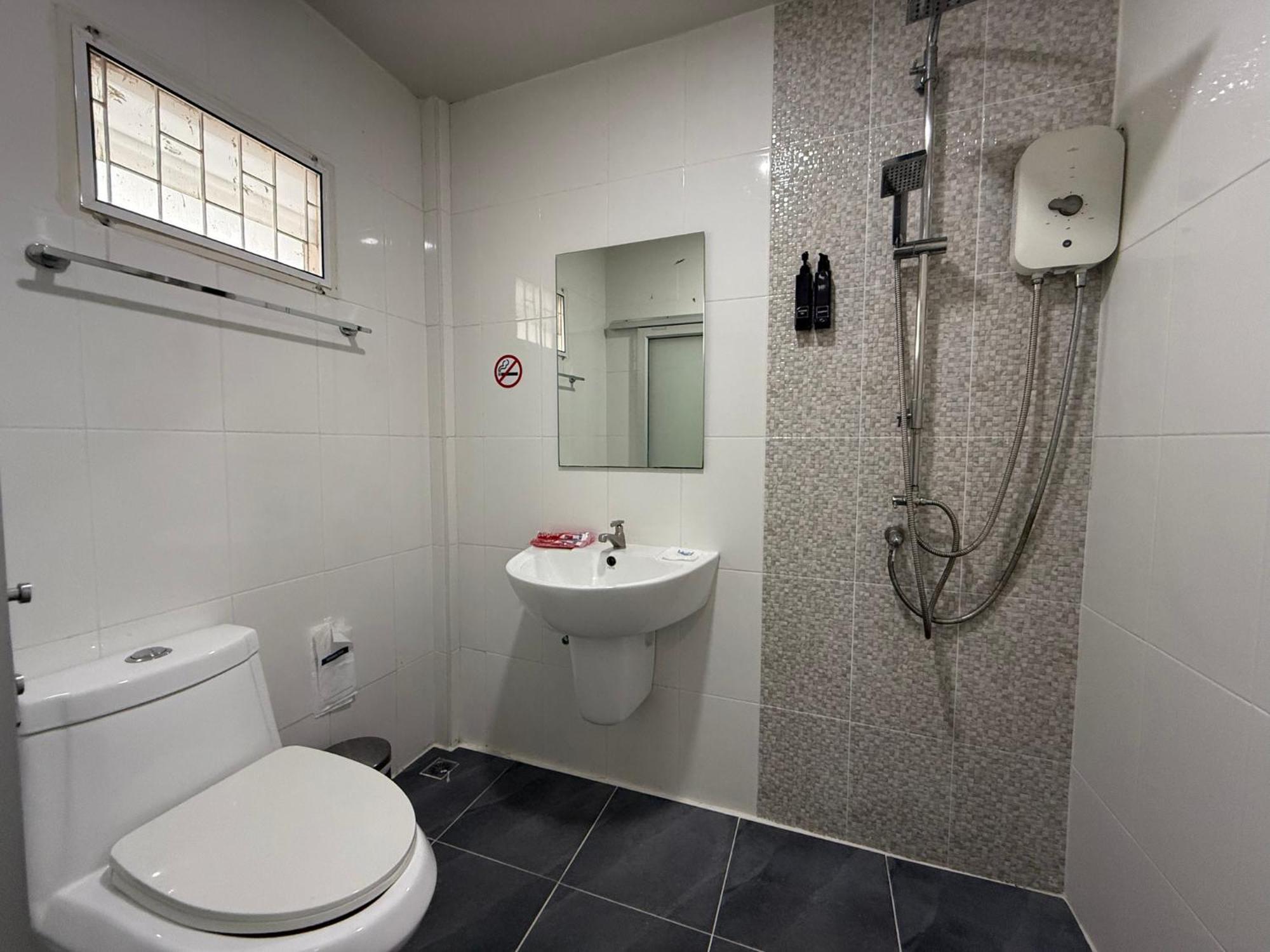Bed By Boat Hotel y Apartamento Nonthaburi Exterior foto